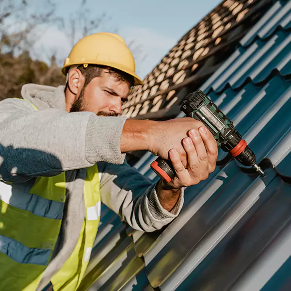 Why Chicago Property Owners Choose Green Roofing Chicago for Metal Roof Replacement?